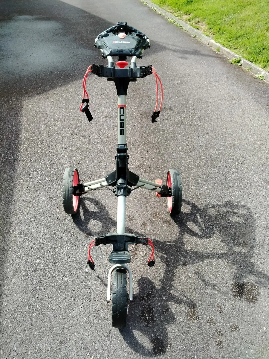 'KUBE' 3 wheel golf trolley for sale - Image 2