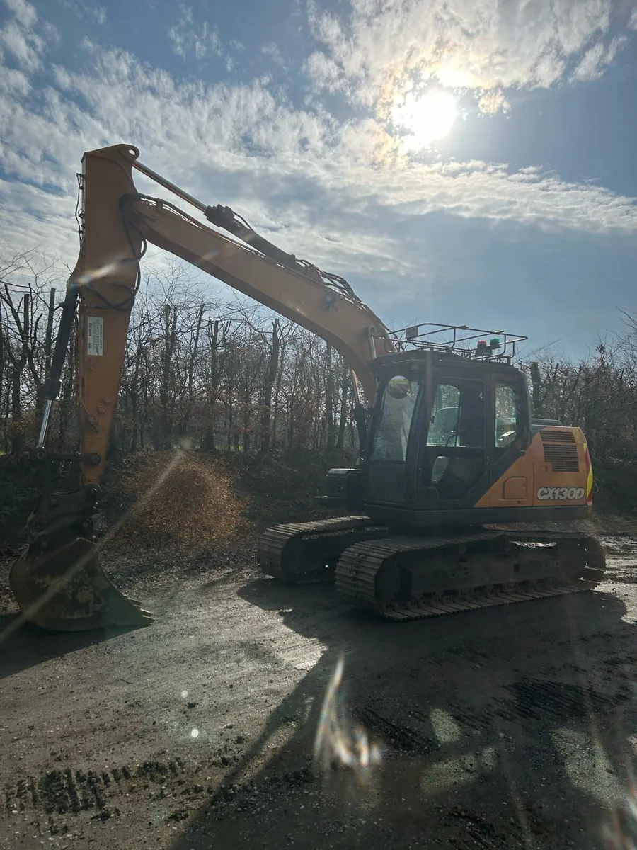 Digger for self drive hire - Image 3