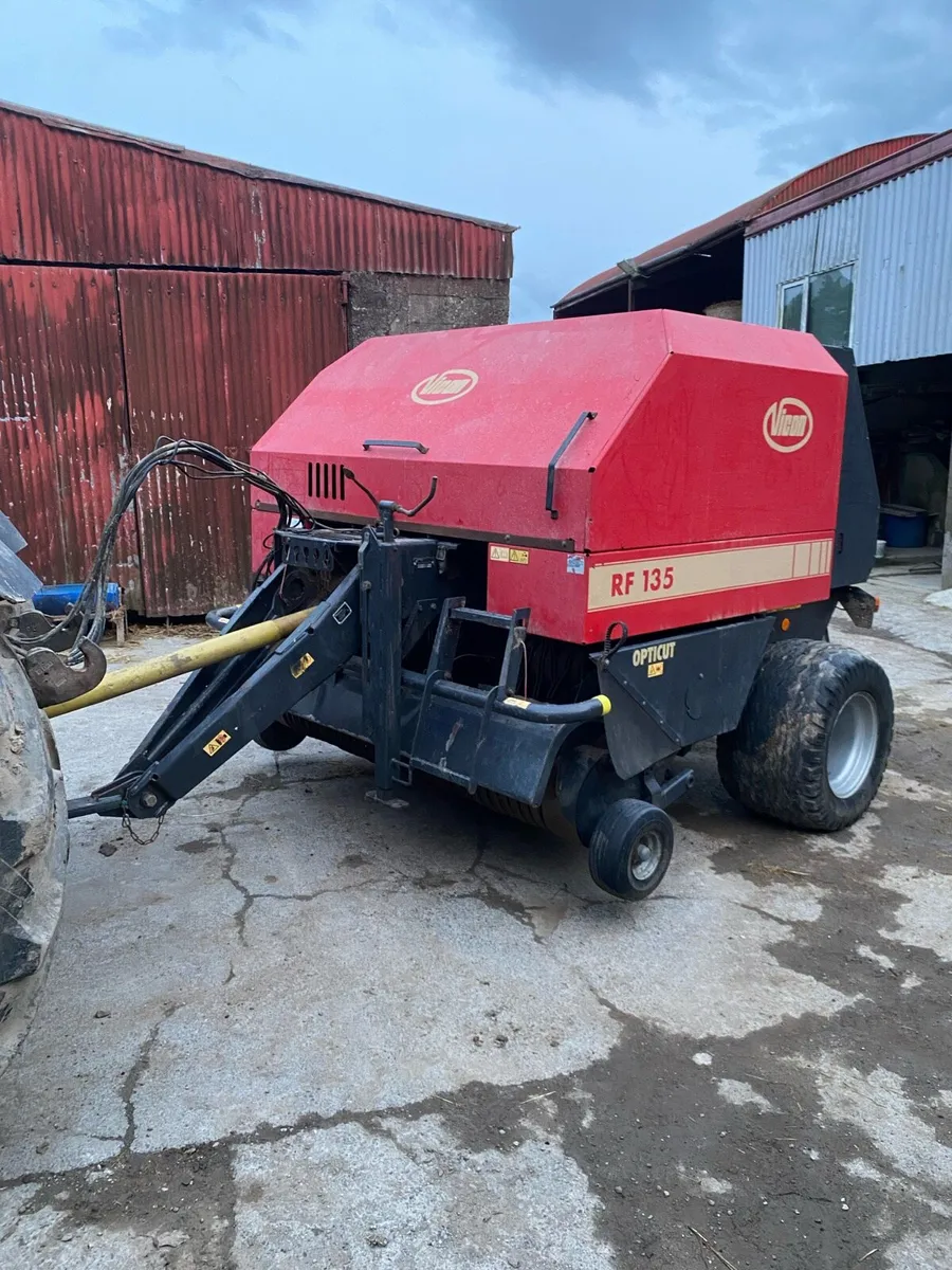 Vicon RF135 Baler - Image 1