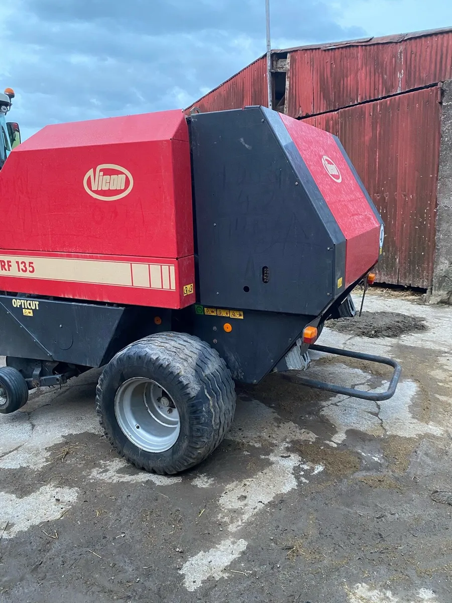 Vicon RF135 Baler - Image 2