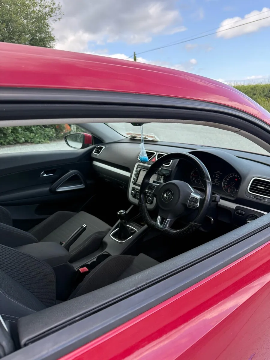 2.0 TDI Volkswagen Scirocco - Image 4