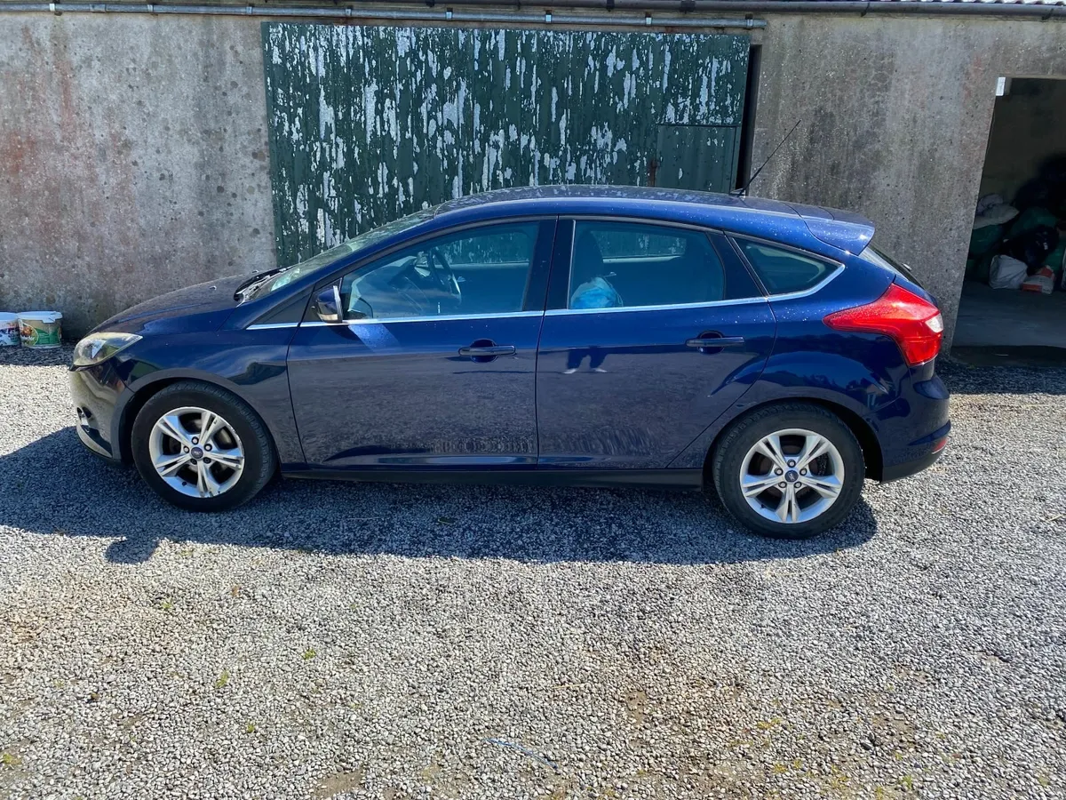 Ford Focus 2012 - Image 2