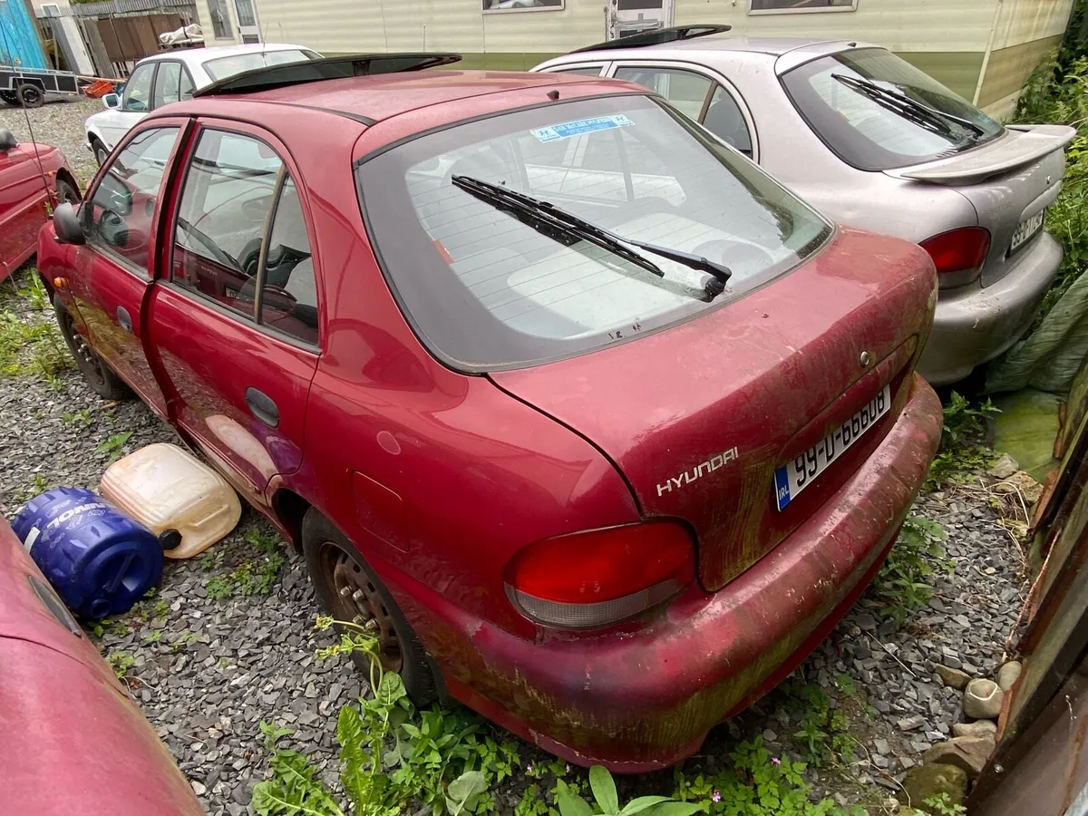 1999 Hyundai aCCent - Image 2
