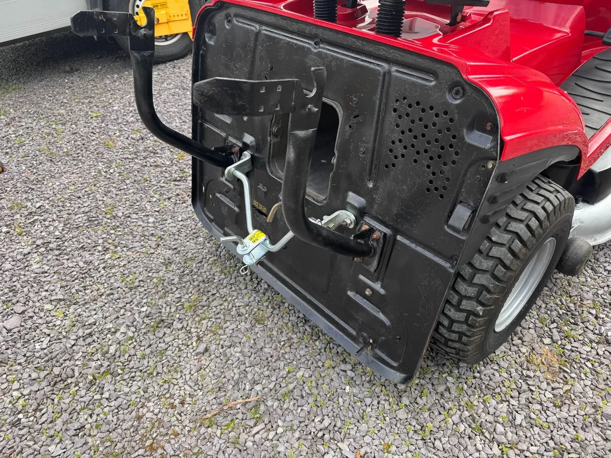 Honda HF2417 Ride on Lawnmower - Image 3