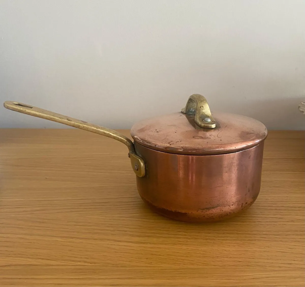 Copper saucepan and kettle - Image 1