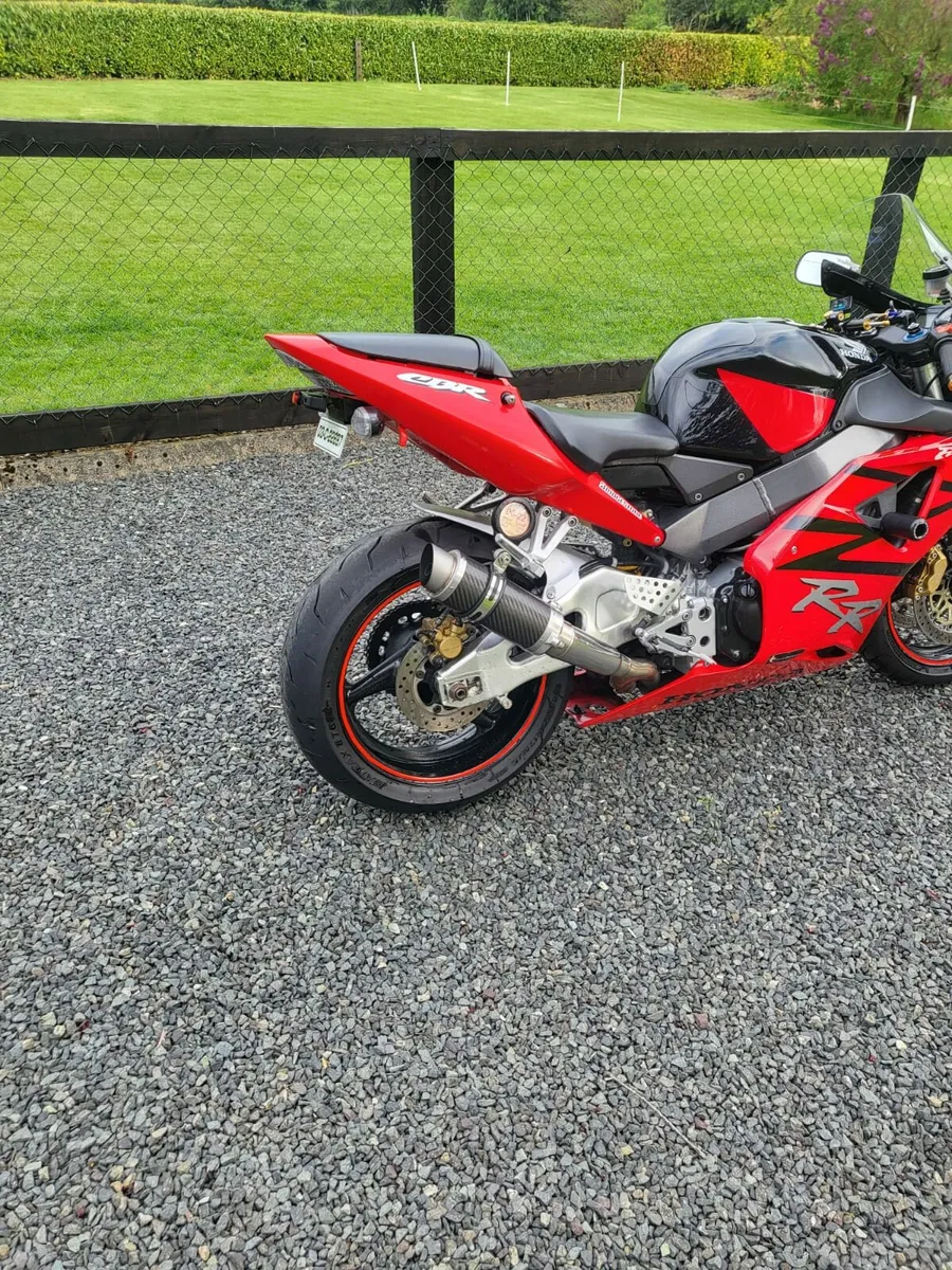 Honda CBR 1000RR - Image 3