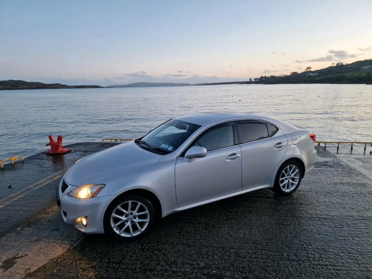 Lexus IS - Image 1