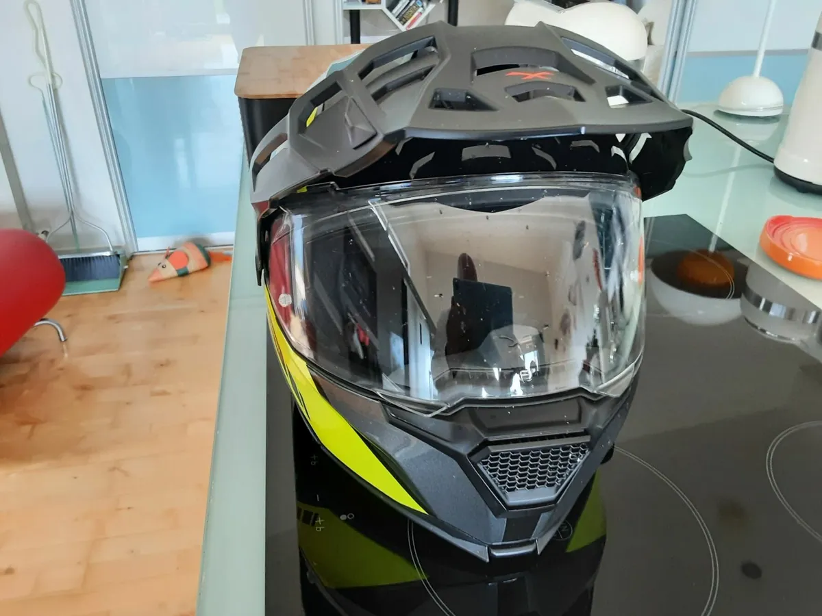 Nexx Motorcycle Helmet - Image 2