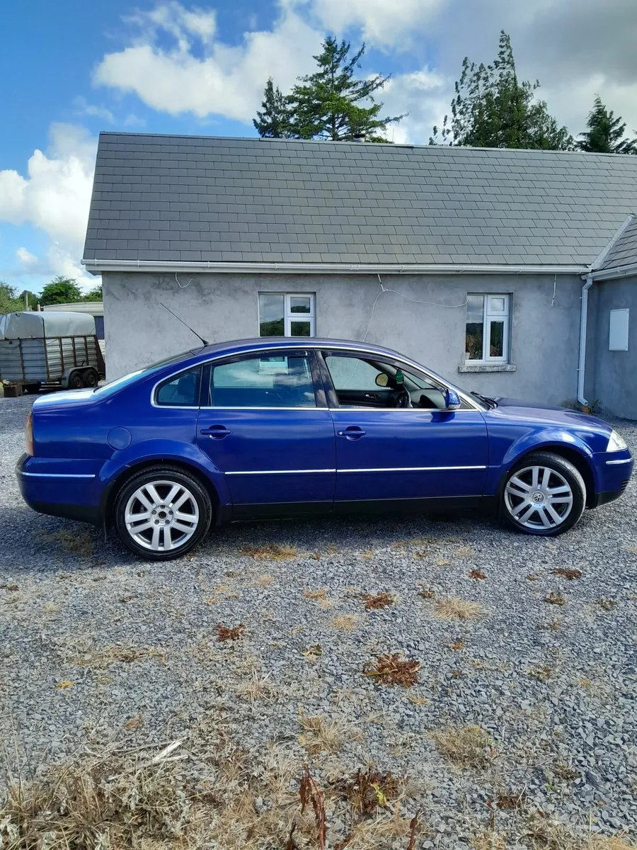 Volkswagen Passat 2004 - Image 3