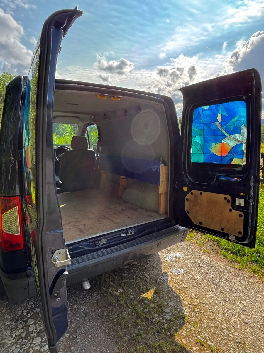 Ford Transit 2011 - Image 2