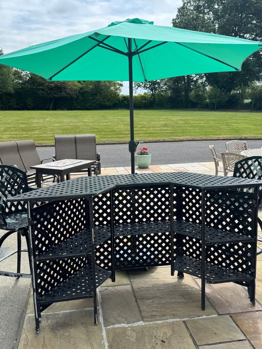 Garden furniture - Image 1