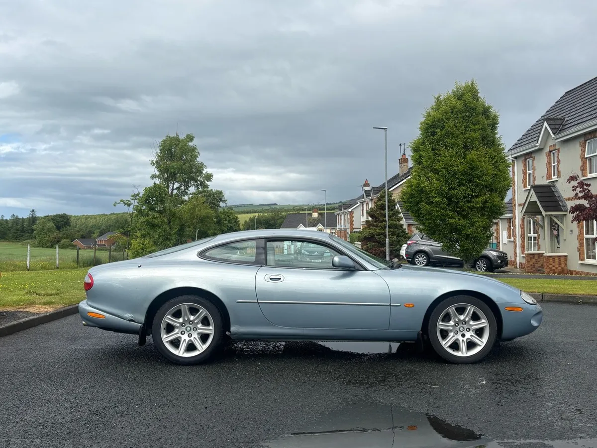 1997 Jaguar XK8 Coupe - Image 4