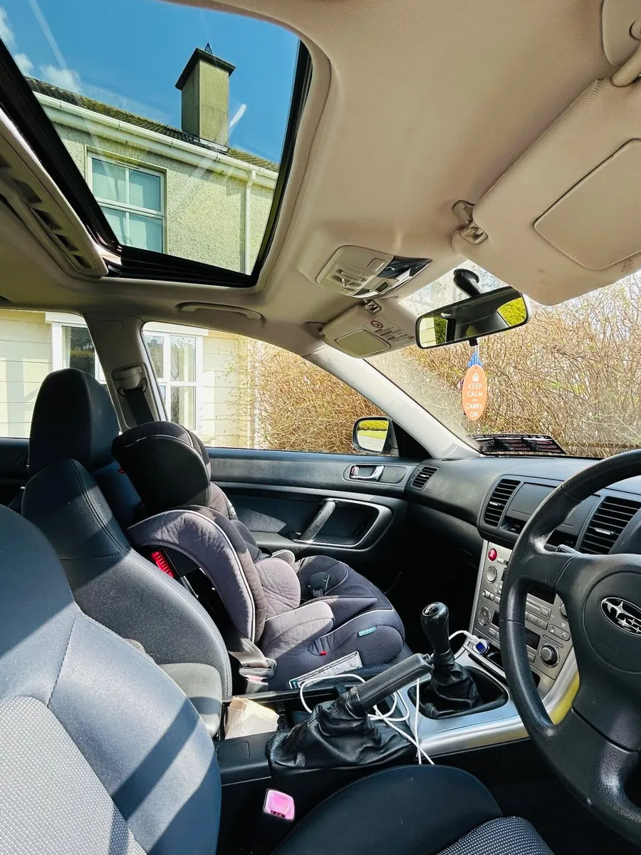 Subaru Legacy AWD - Image 4