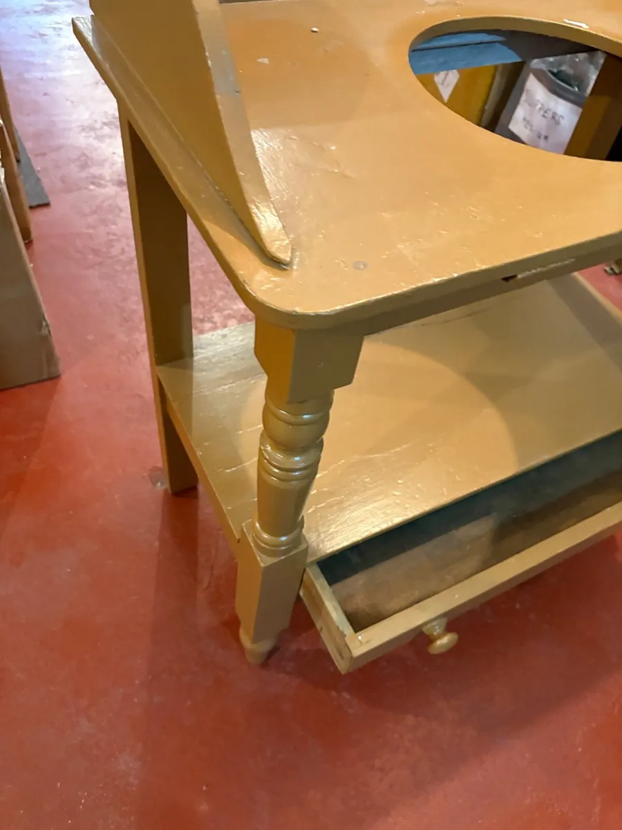 Antique wash stand with drawer - Image 1