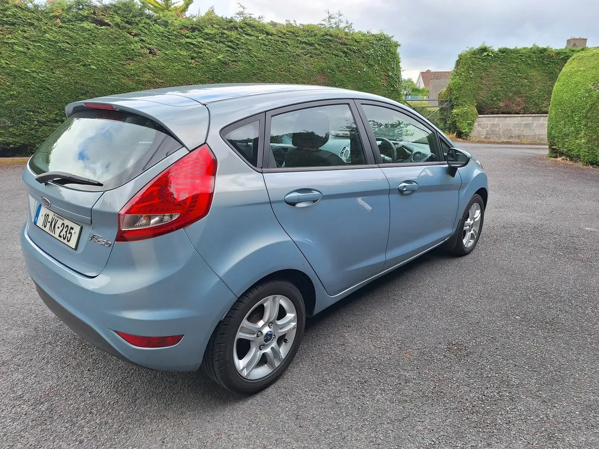 Ford Fiesta 2010 - Image 4