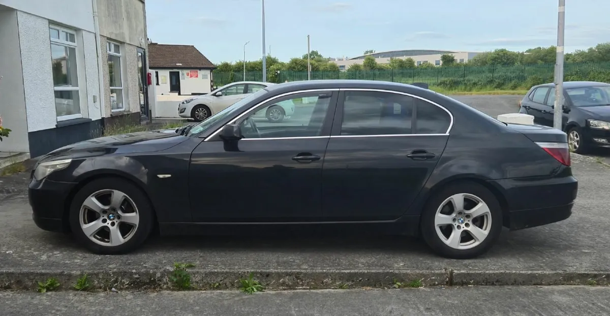 BMW 5-Series 2007 - Image 2