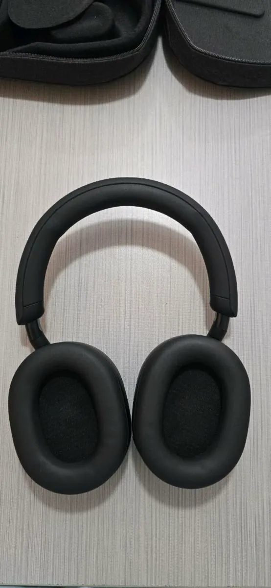 Sony Xm5 - Image 2