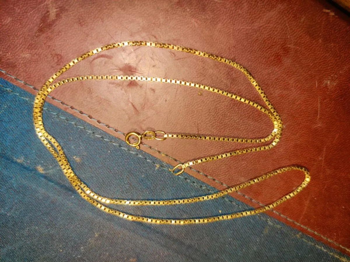 BOX LINK, 9CT Solid Gold 20"Long 6.49 Gram Chain ! - Image 1