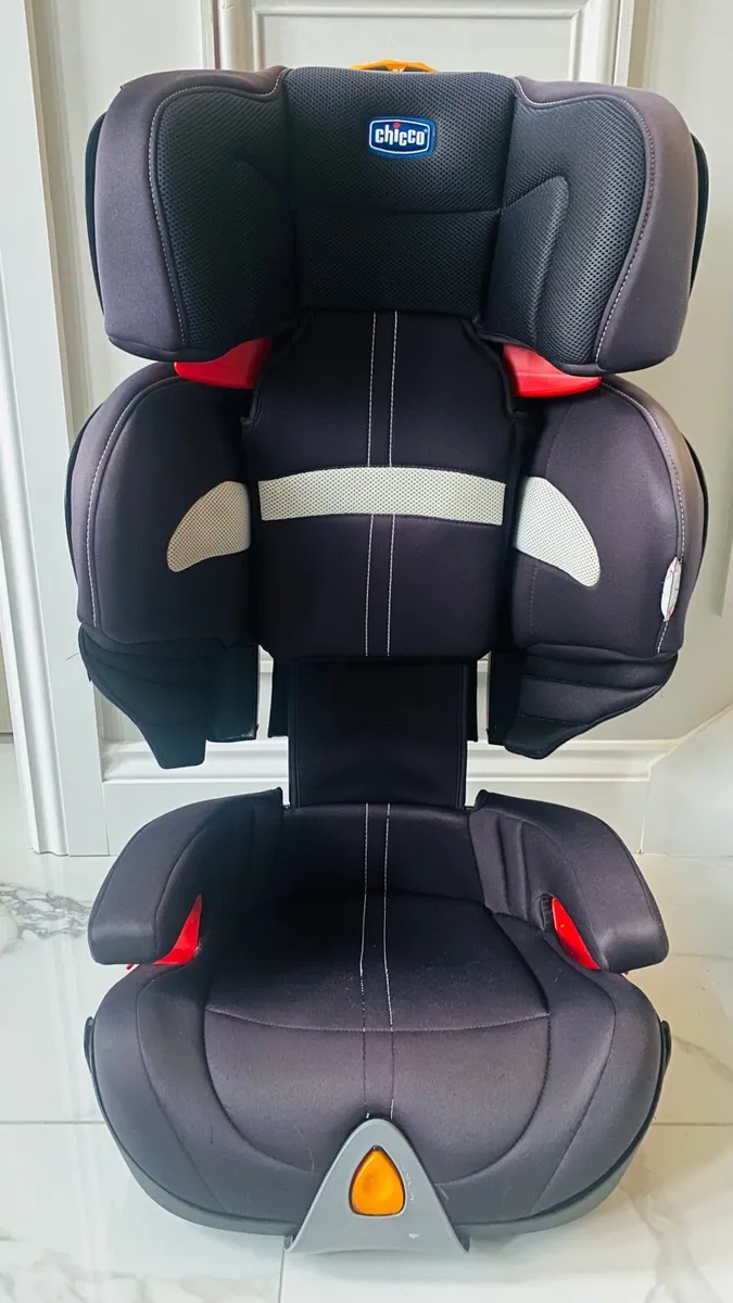 Chicco Car Seat - Compatible with Isofix - Image 1