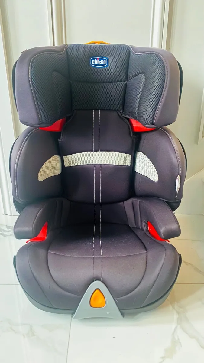 Chicco Car Seat - Compatible with Isofix - Image 2