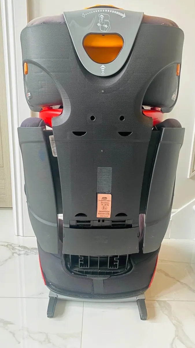 Chicco Car Seat - Compatible with Isofix - Image 3