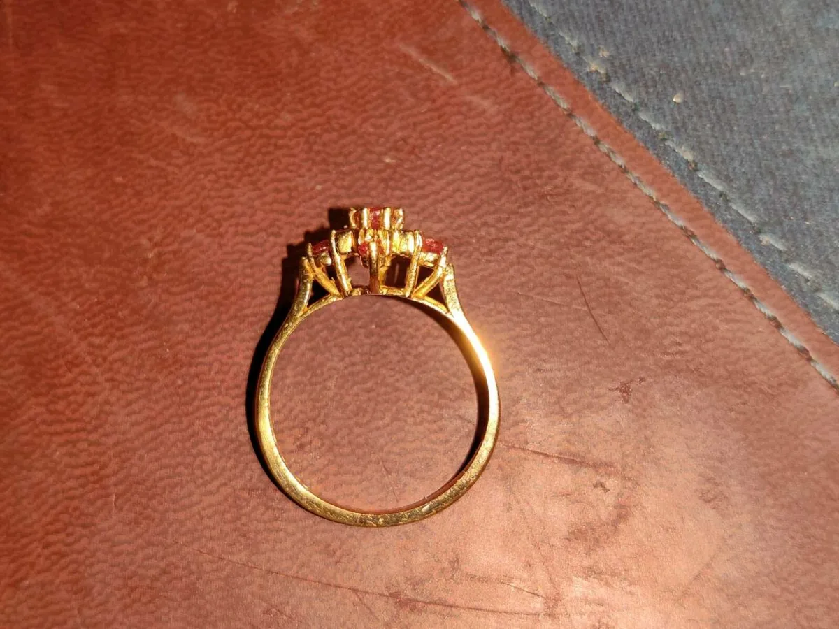 RARE RUBY BYSTANTINE, 9CT Gold Ladies Dress Ring ! - Image 2