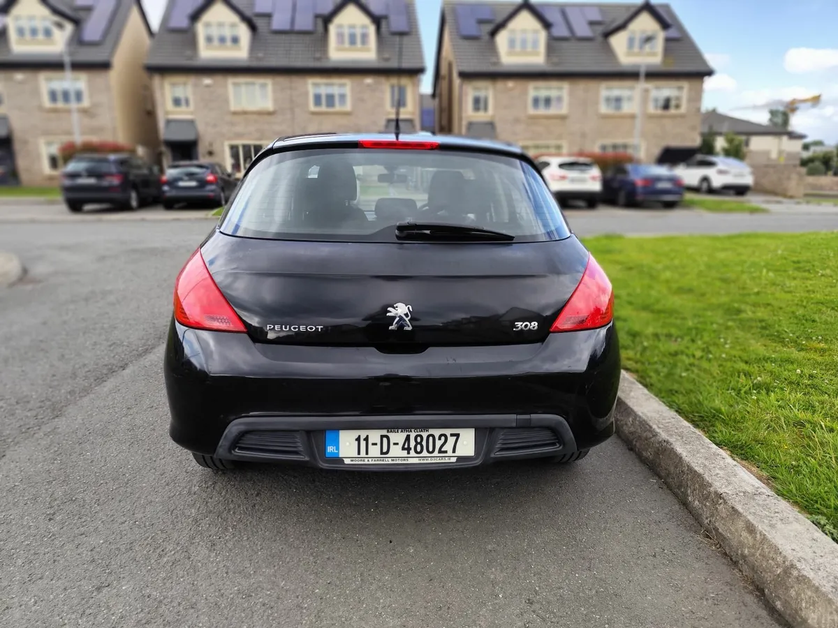 Peugeot 308 (1.6L Diesel) 2011 - Very low mileage - Image 4