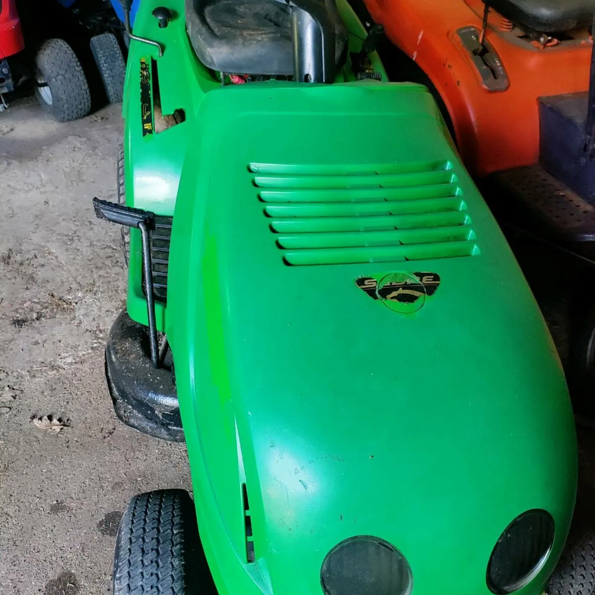 Ride on mower - Image 2