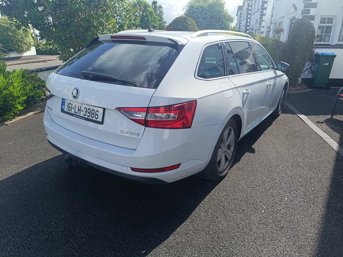 Skoda Superb 2016 - Image 2