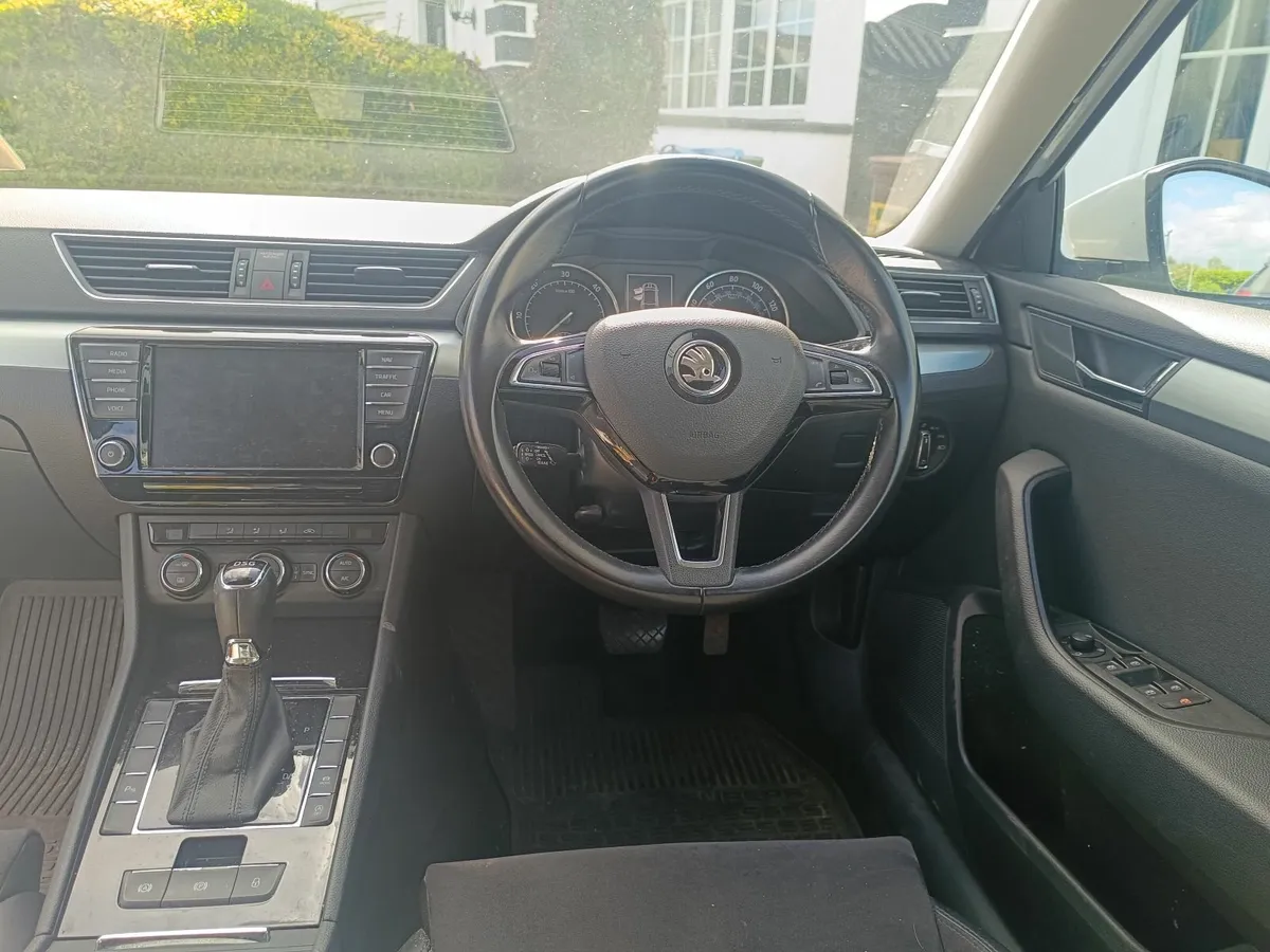 Skoda Superb 2016 - Image 4