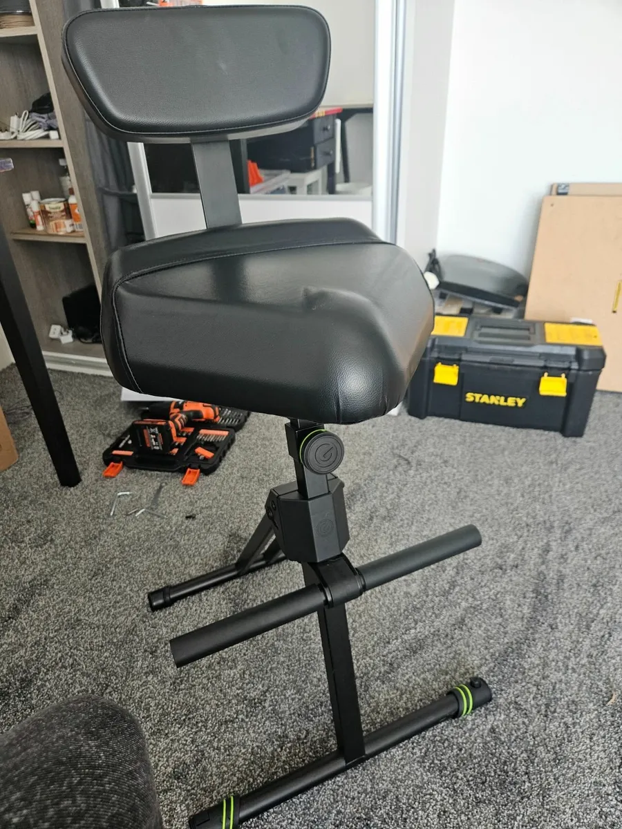 Guitar Music Performance Stool - Image 2
