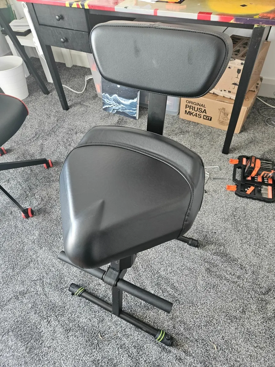 Guitar Music Performance Stool - Image 3