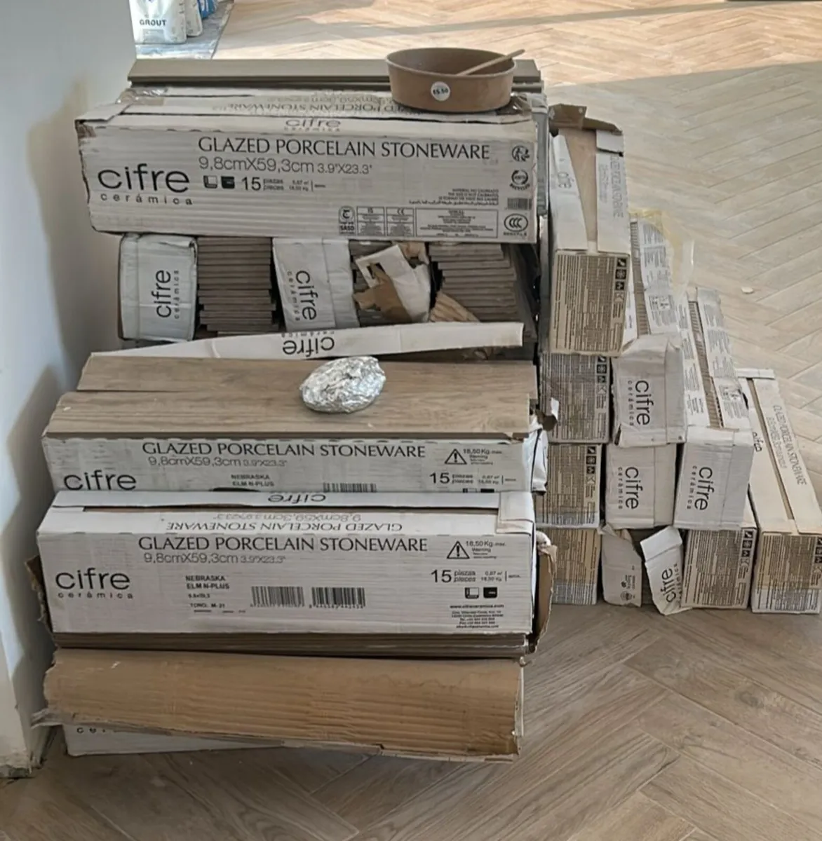 60cm x 10cm Wood effect tile - Image 2