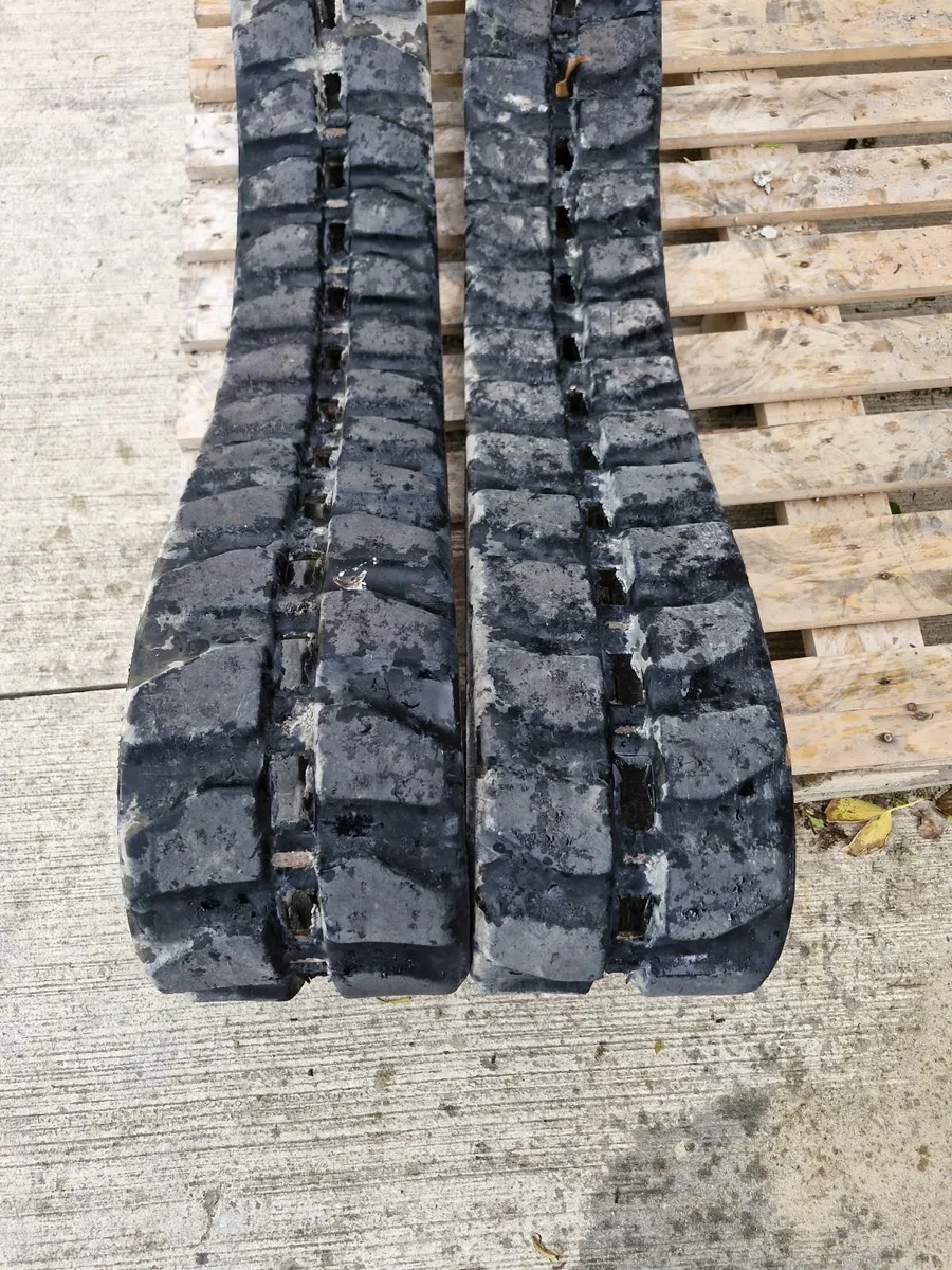 Mini digger tracks - Image 1