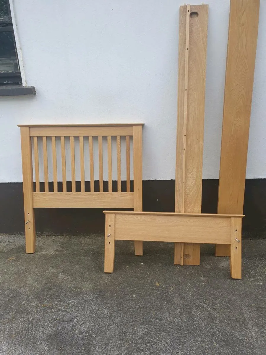 Single bed - Image 1