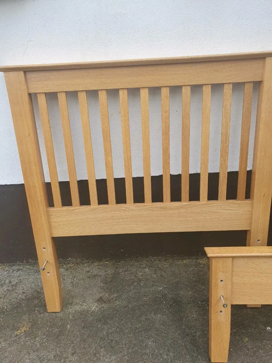Single bed - Image 2