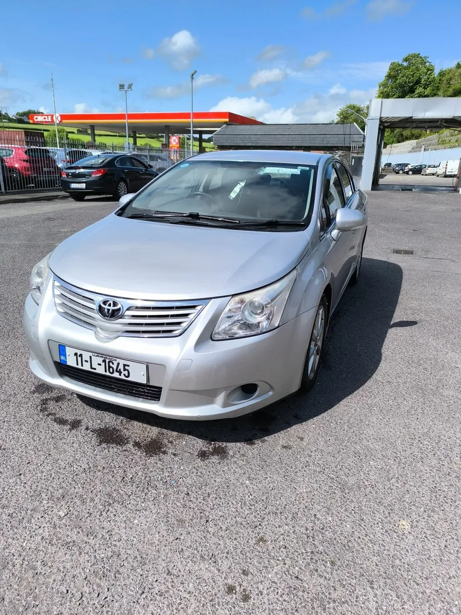 Toyota Avensis 2011 - Image 2
