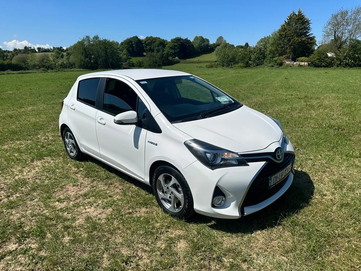 2017 Toyota Yaris Automatic Hybrid low Km - Image 1