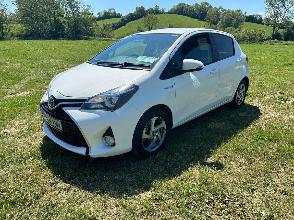2017 Toyota Yaris Automatic Hybrid low Km - Image 2