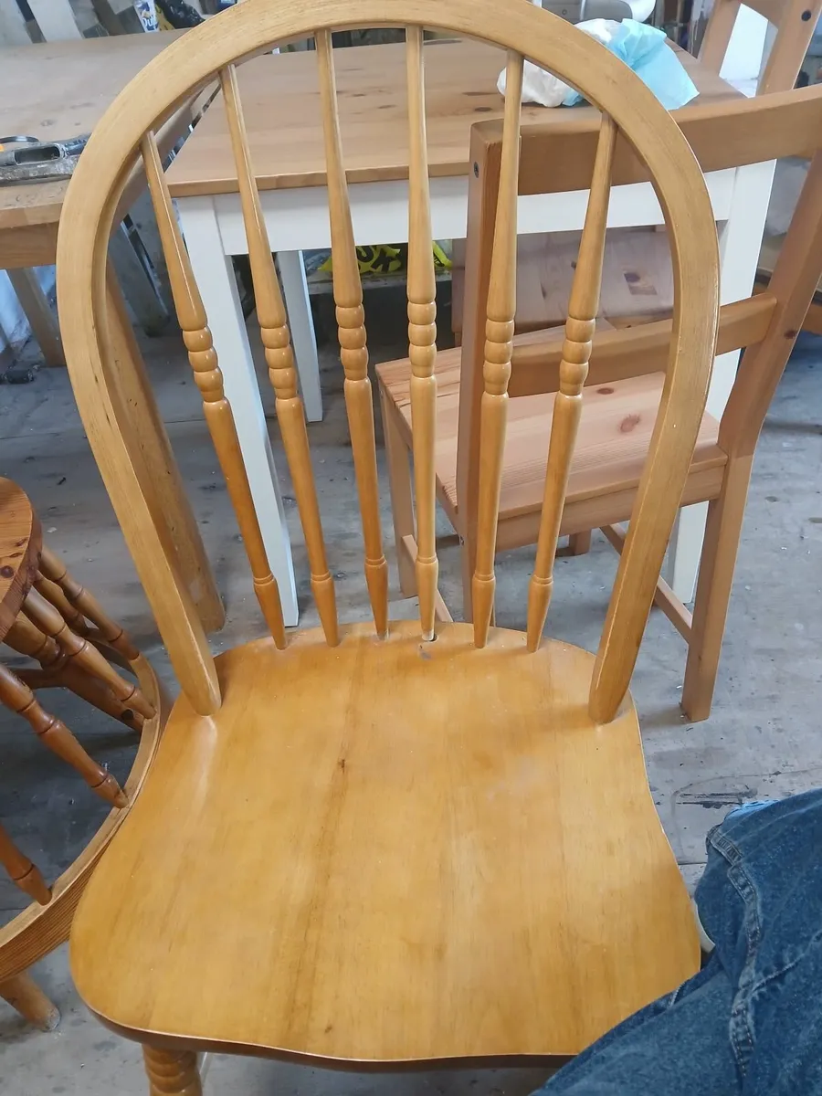 Kichen table amd 4 chairs - Image 2