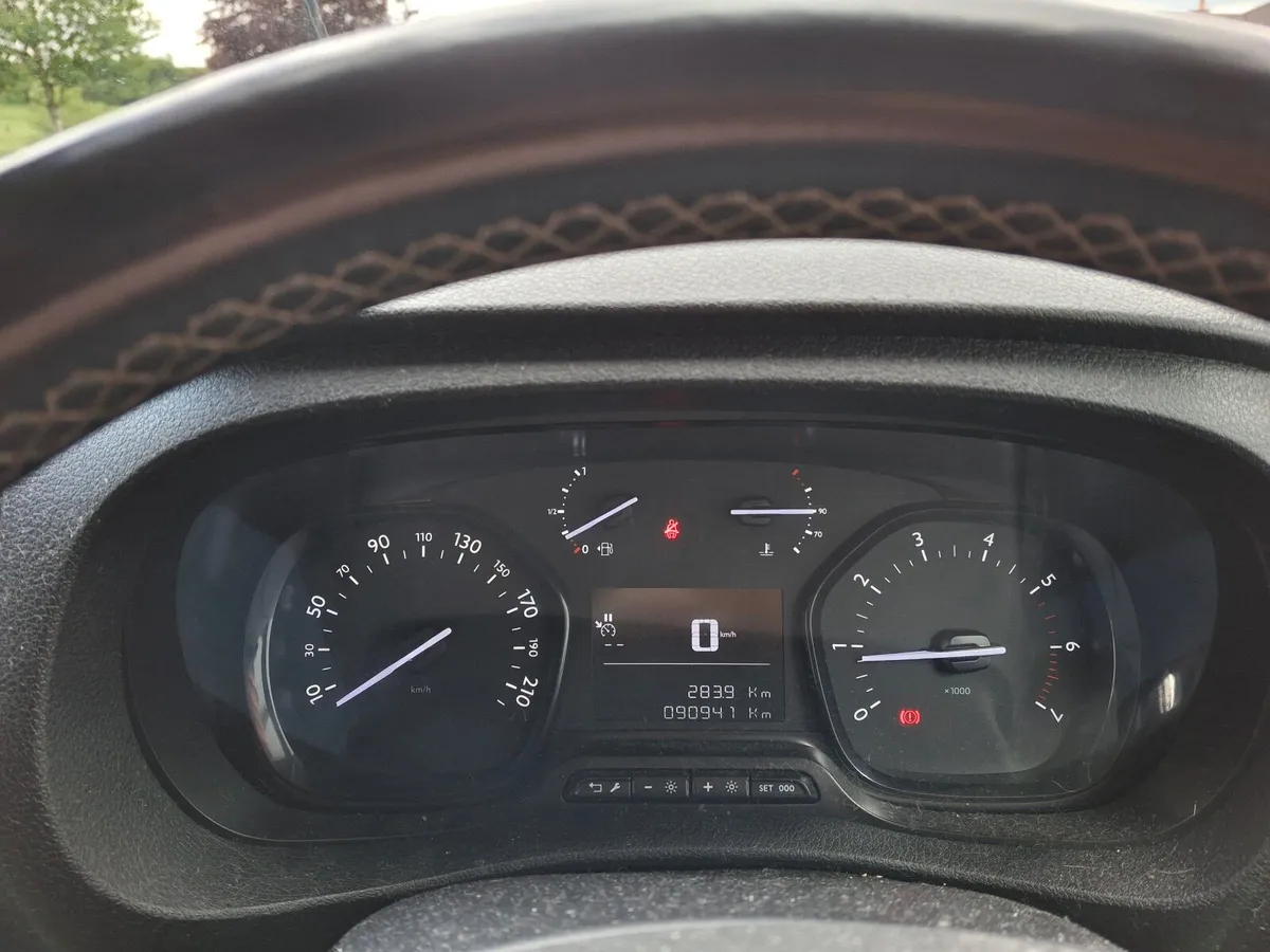 Peugeot Expert 2020 - Image 3