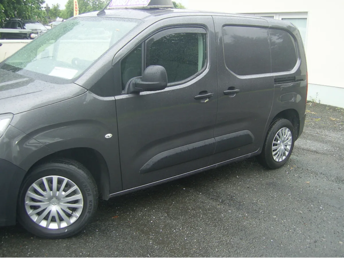 Citroen Berlingo 650 EN PRISE BLUE HDI - Image 3