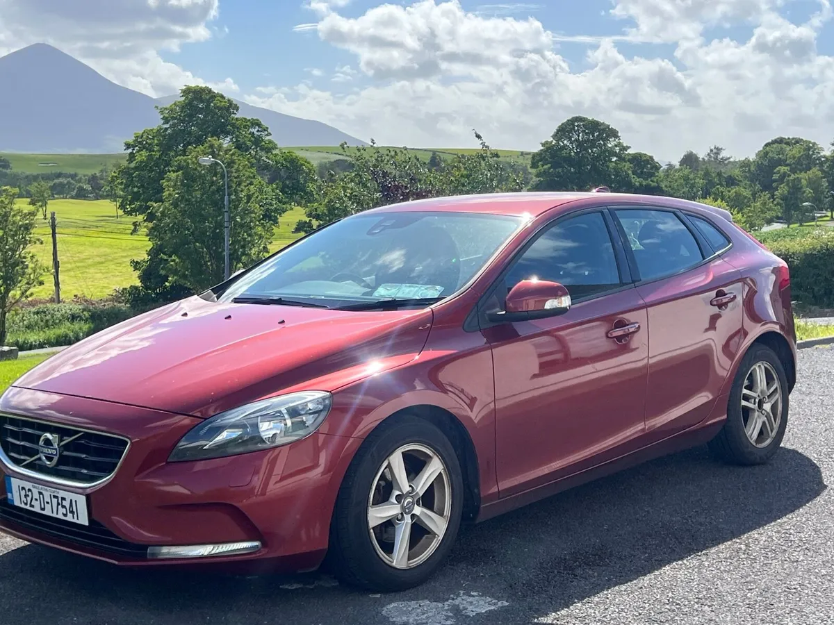 Volvo V40 2013 - Image 1