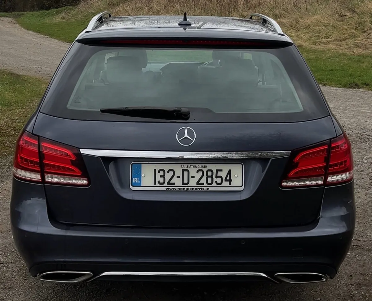 Mercedes E class 7 seater (read description) - Image 3