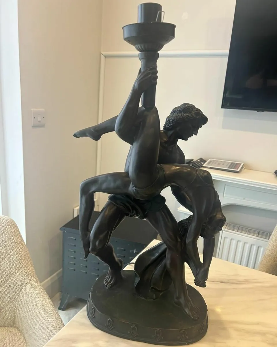 Stunning Vintage French-Style Figural Lamp - Image 2