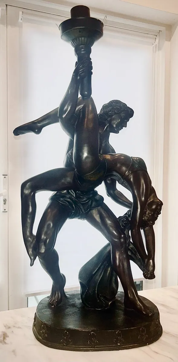 Stunning Vintage French-Style Figural Lamp - Image 1