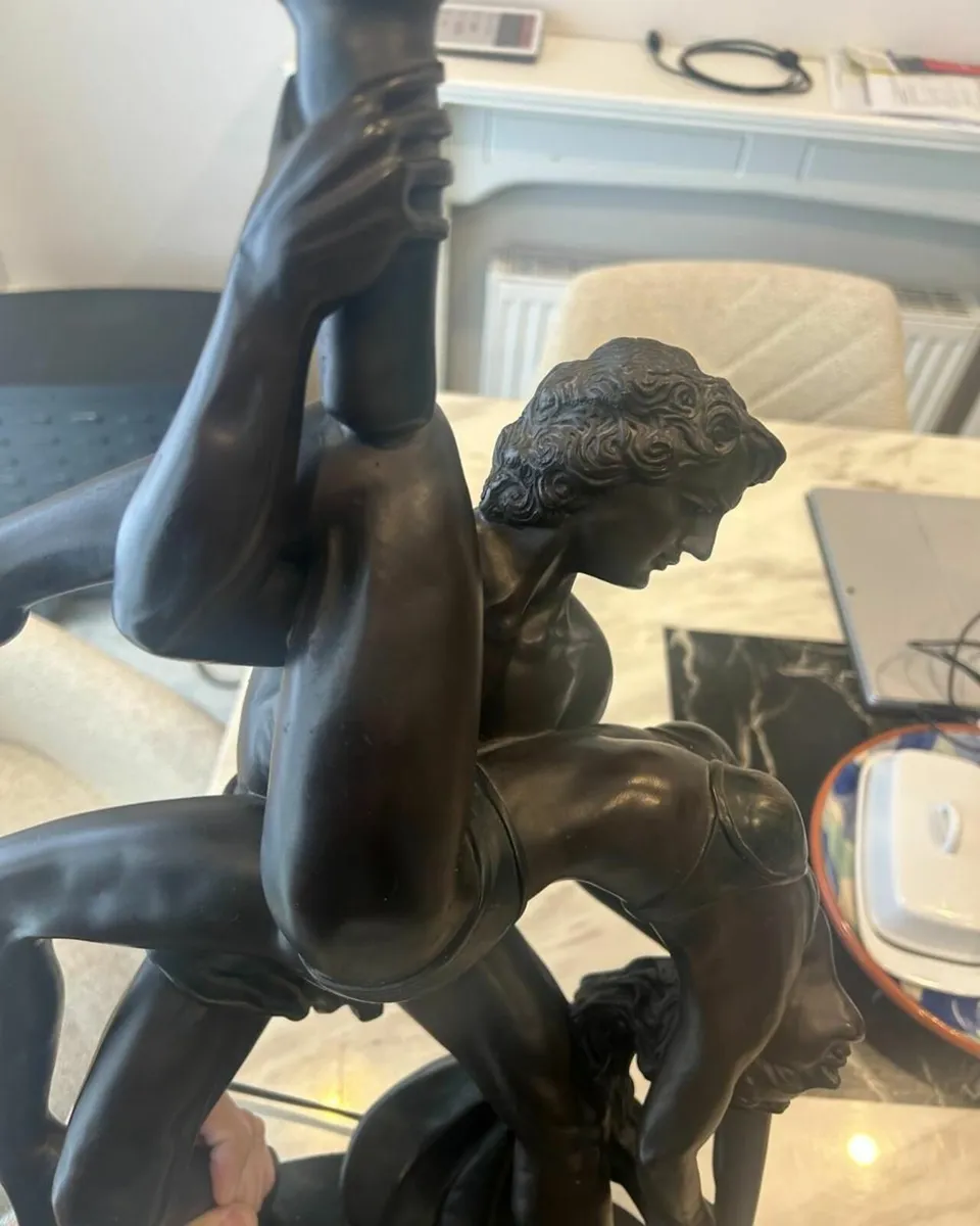 Stunning Vintage French-Style Figural Lamp - Image 4