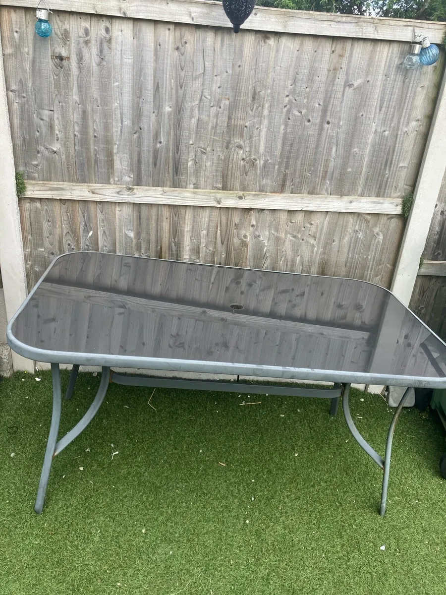 Garden table & 4 chairs - Image 3