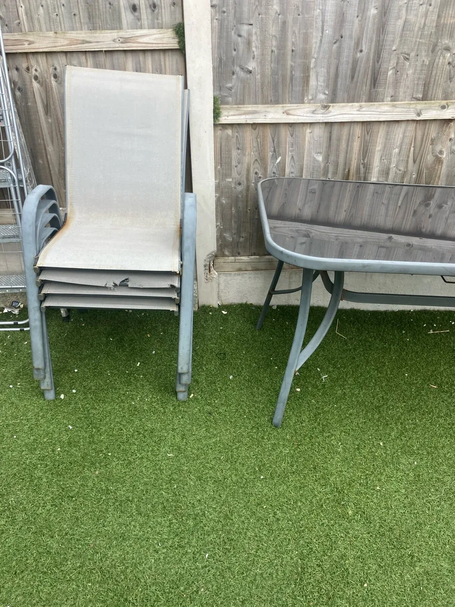 Garden table & 4 chairs - Image 4