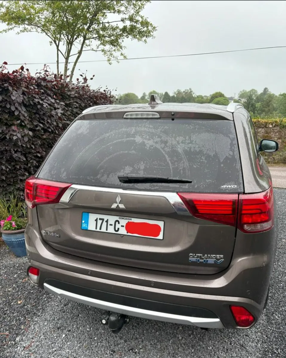 Mitsubishi Outlander 2017 - Image 2